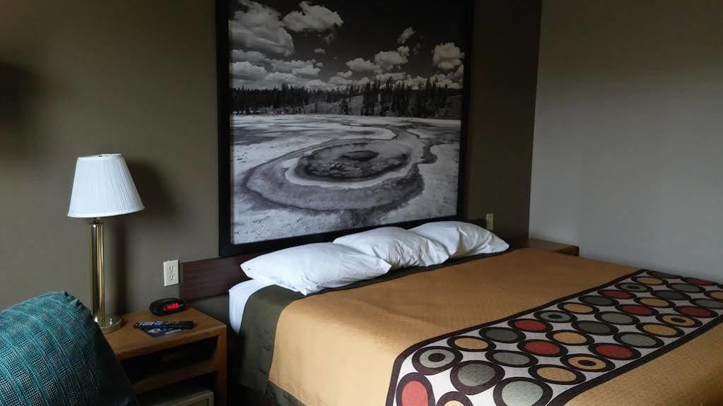 Hotel Super 8 By Wyndham Keokuk Esterno foto