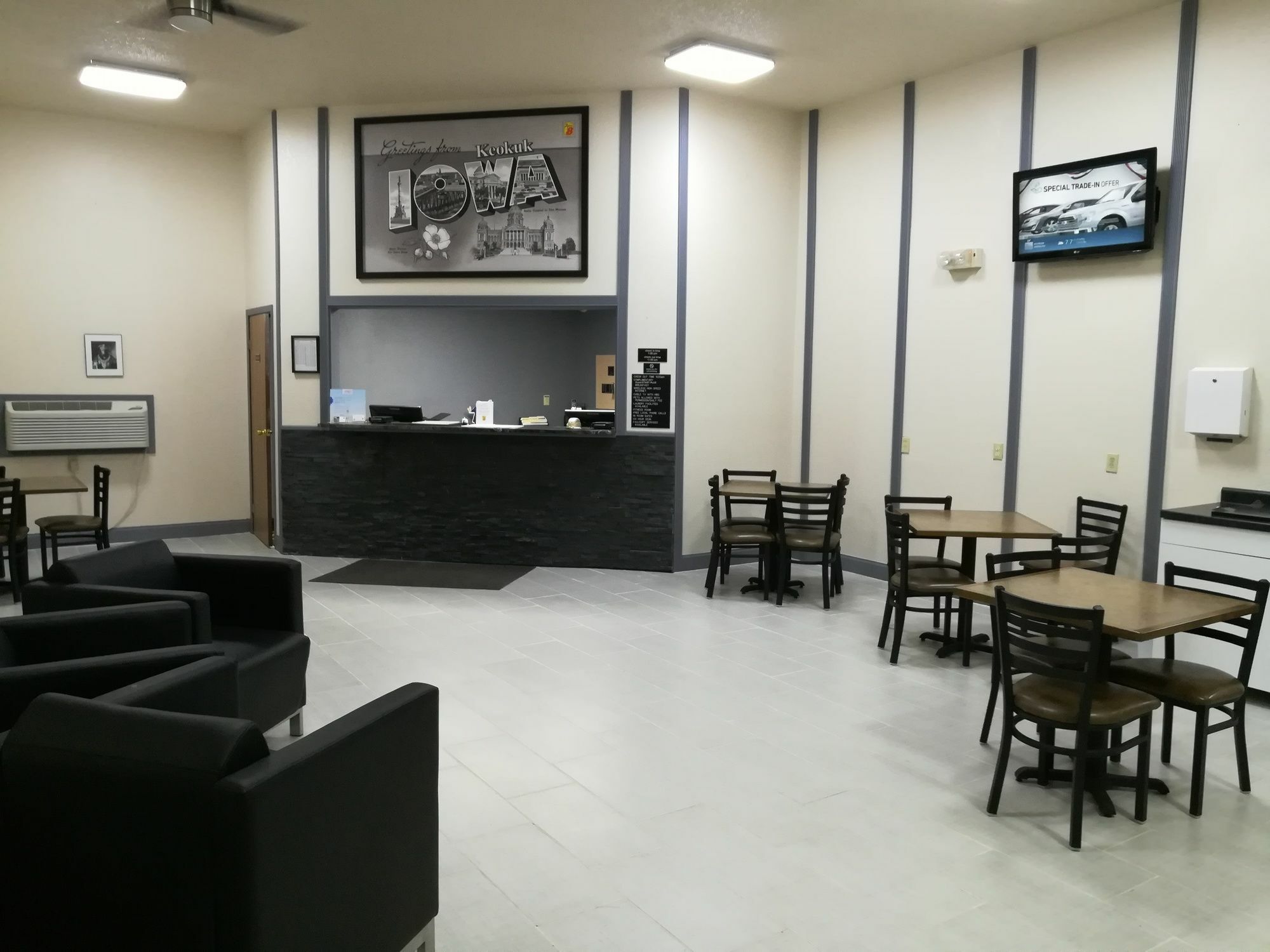 Hotel Super 8 By Wyndham Keokuk Esterno foto