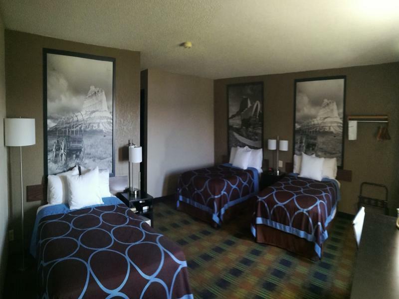 Hotel Super 8 By Wyndham Keokuk Esterno foto
