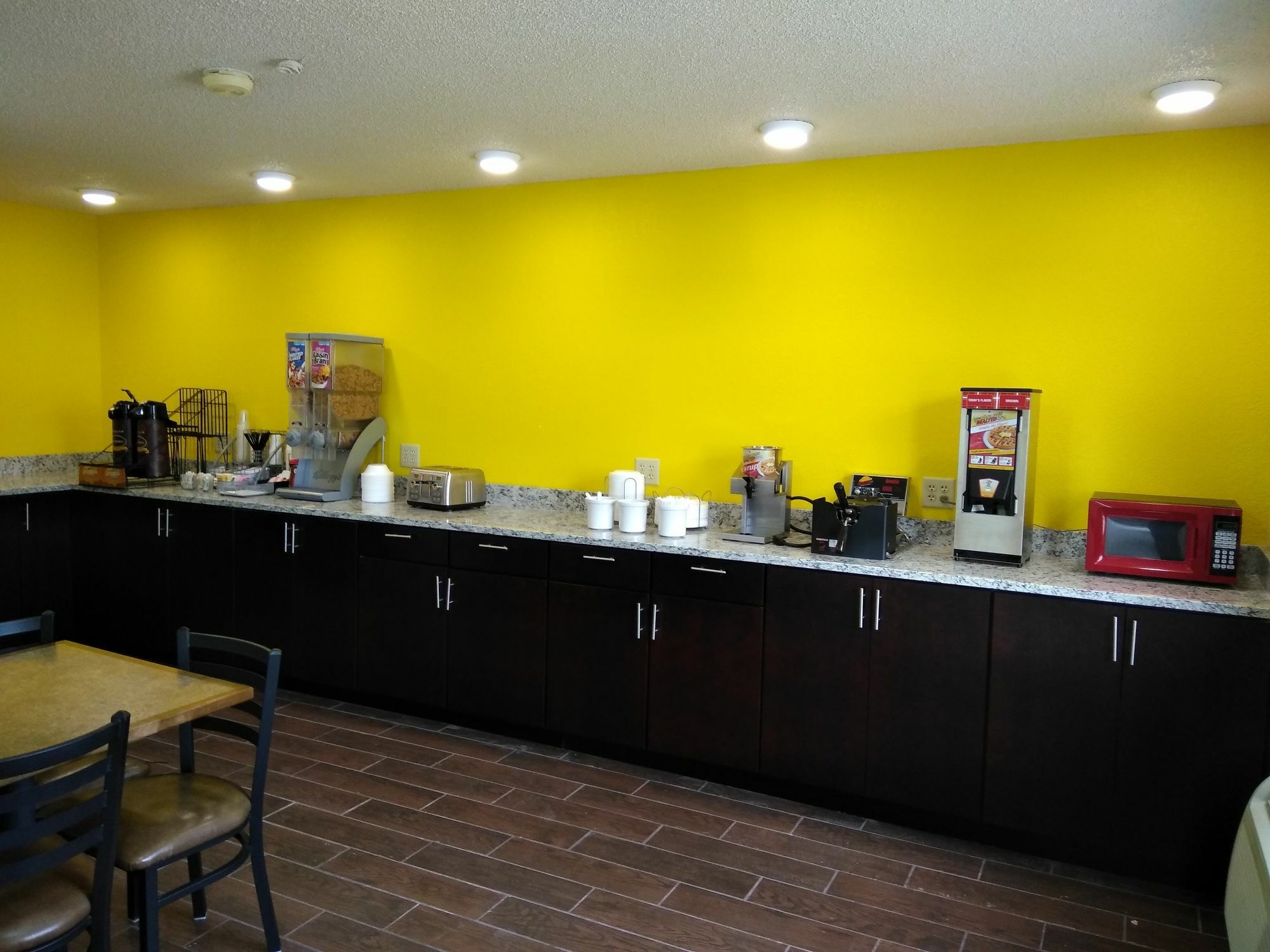 Hotel Super 8 By Wyndham Keokuk Esterno foto
